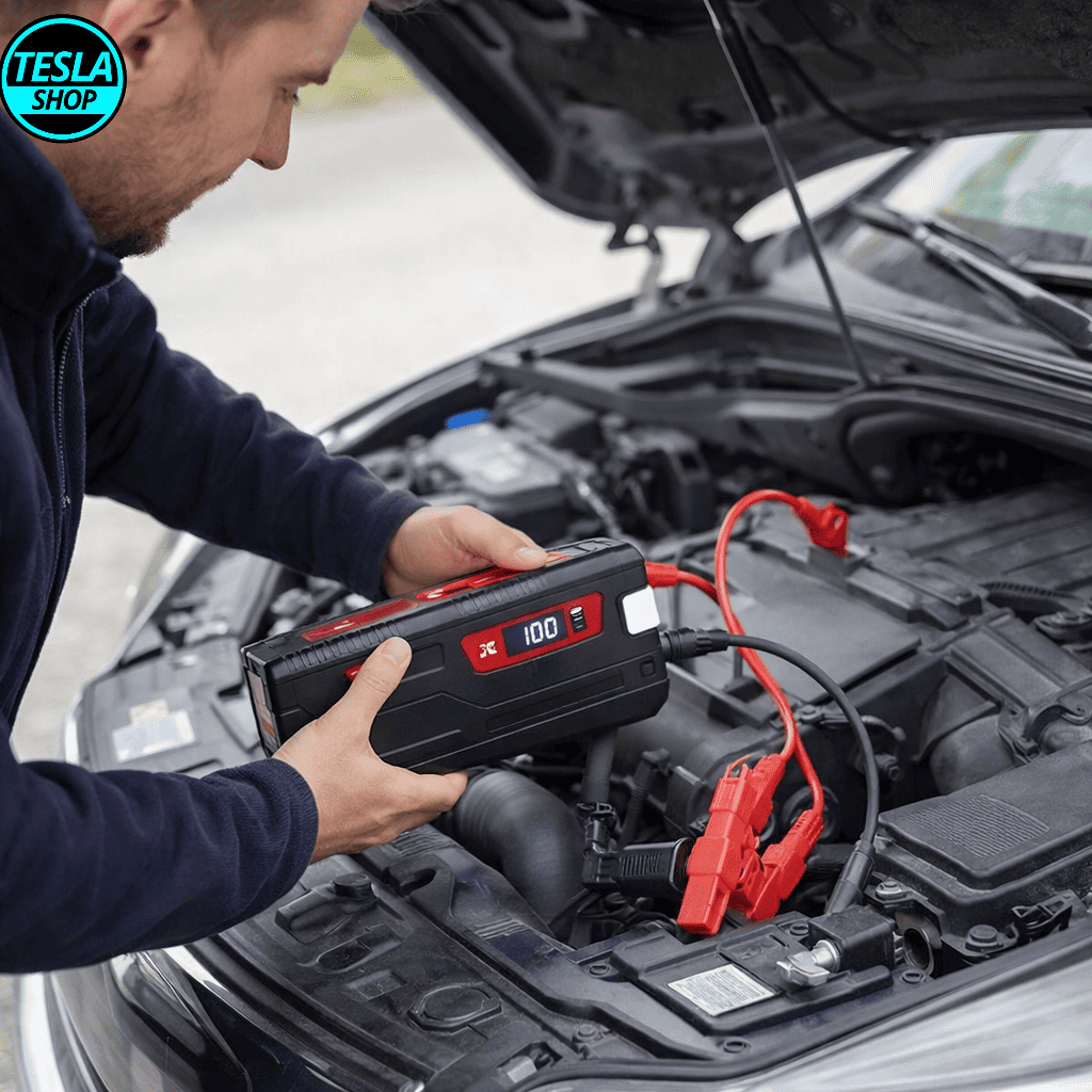 Višenamenski Auto Starter sa Punjačem, Svetlom i SOS Funkcijom